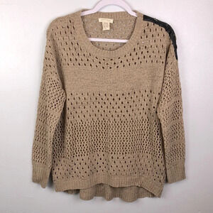 Pretty Good NWOT Women’s M/L Open Knit‎ Pullover Sweater With Star Accent